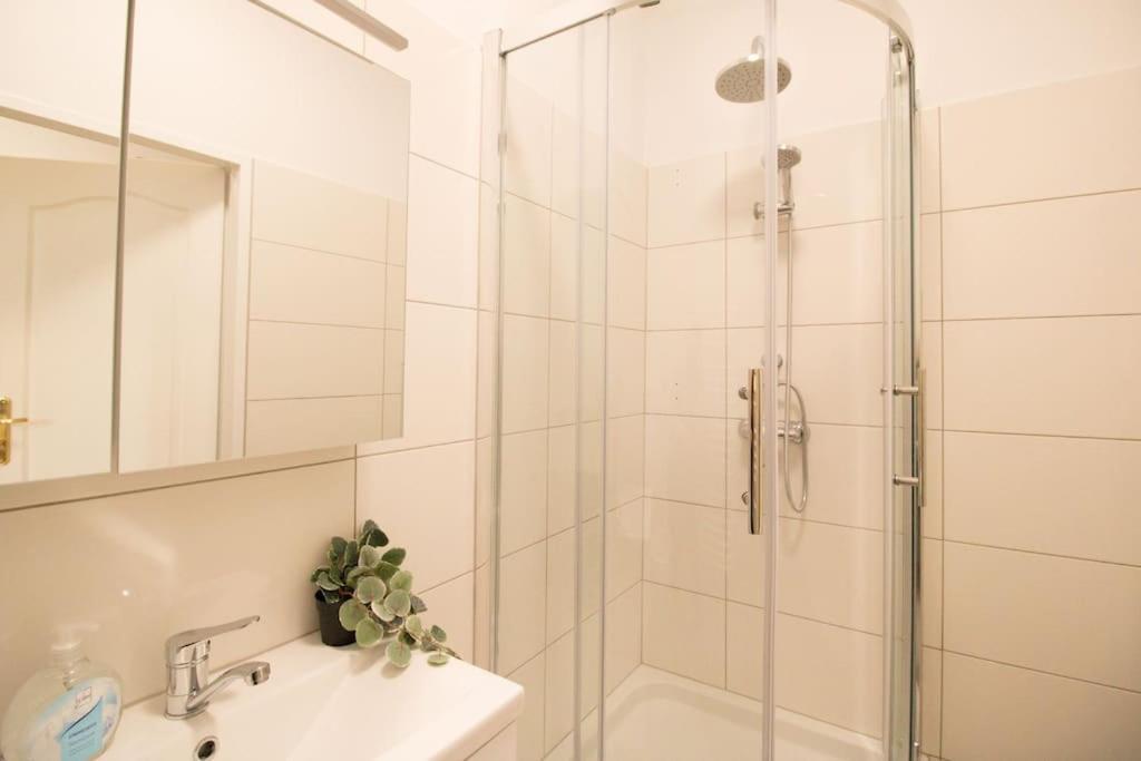Stilvolle Urbane Auszeit L Lf19 Apartman Bécs Kültér fotó